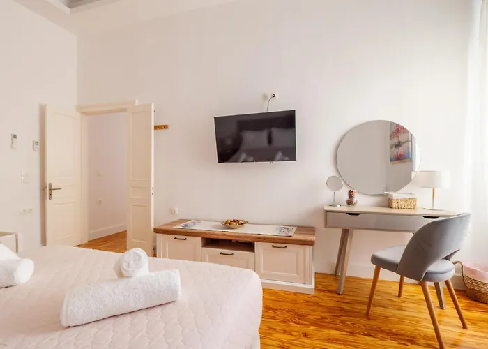 Alexandras Luxury Heaven *